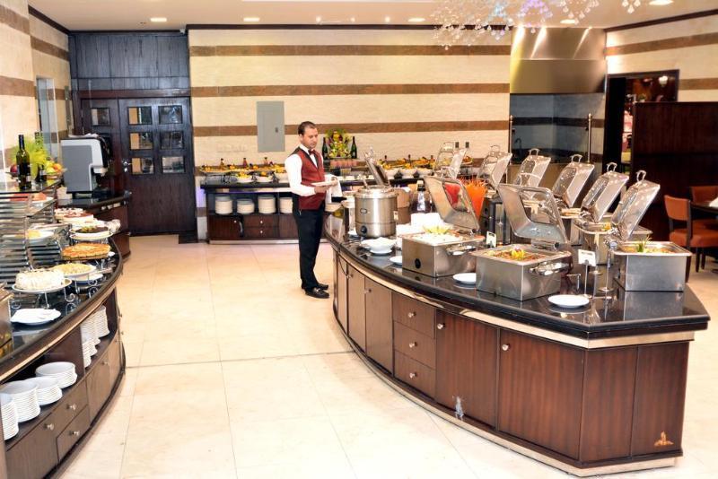 Golden Bujari Hotel Khobar Bagian luar foto