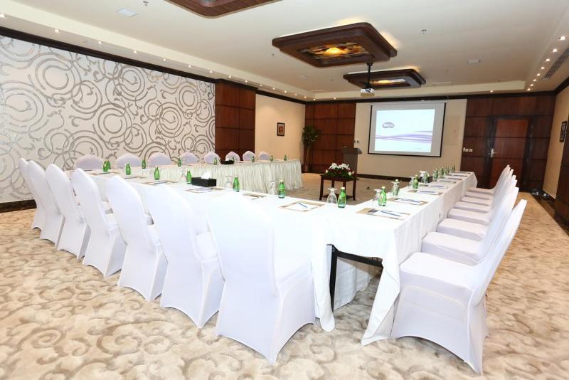 Golden Bujari Hotel Khobar Bagian luar foto