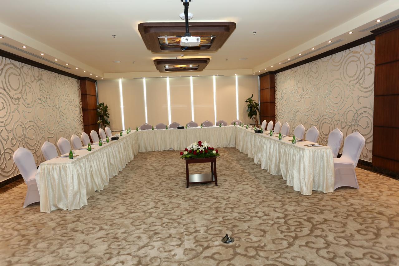 Golden Bujari Hotel Khobar Bagian luar foto