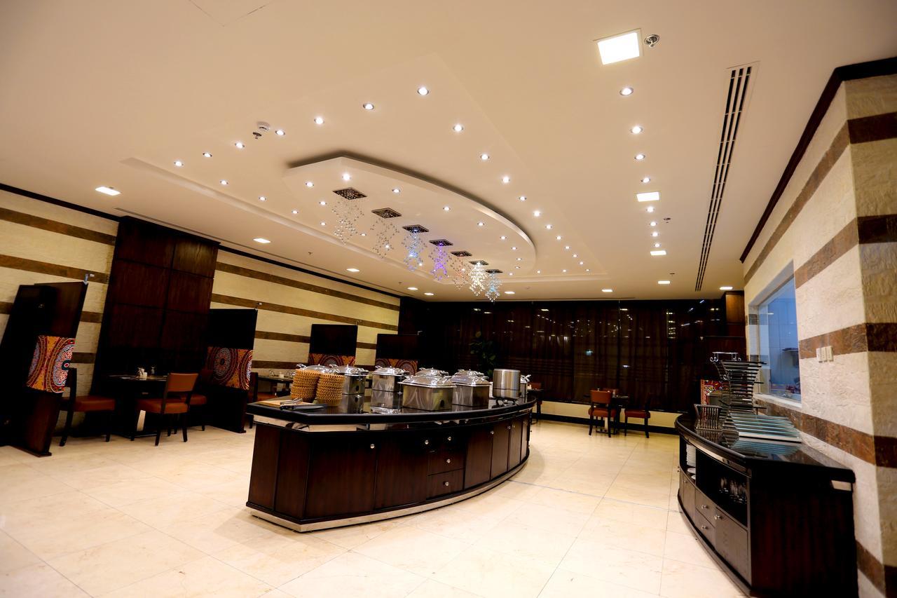 Golden Bujari Hotel Khobar Bagian luar foto