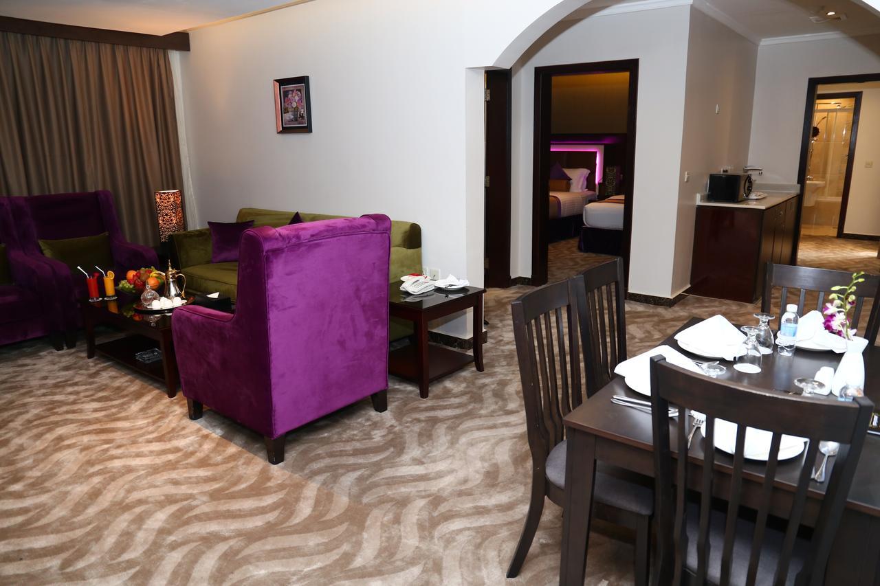 Golden Bujari Hotel Khobar Bagian luar foto