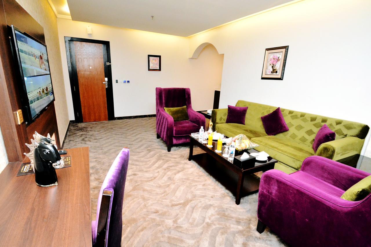 Golden Bujari Hotel Khobar Bagian luar foto