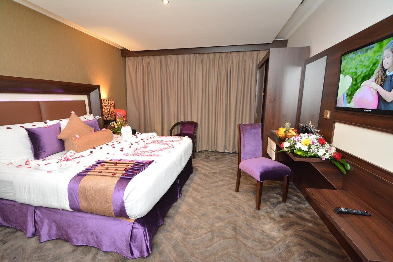 Golden Bujari Hotel Khobar Bagian luar foto