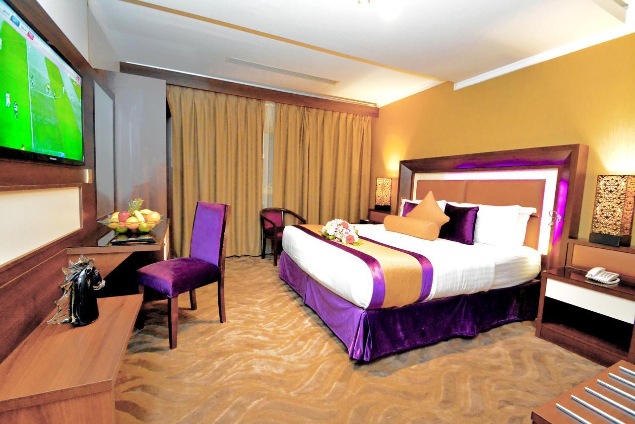 Golden Bujari Hotel Khobar Bagian luar foto